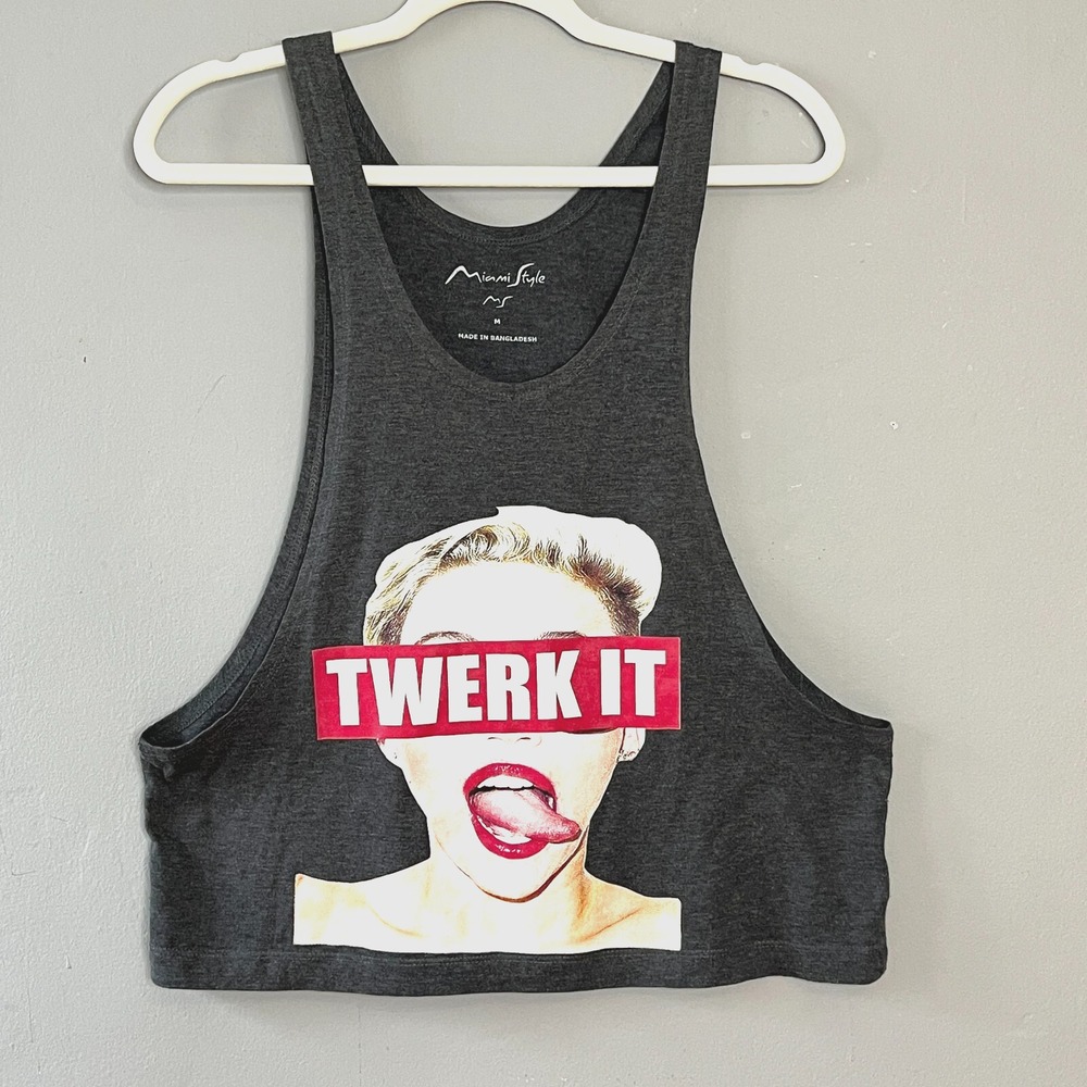 Miami Style Miley Cyrus "TWERK IT" Graphic Print Cropped Tank‎ Top MED Feminine